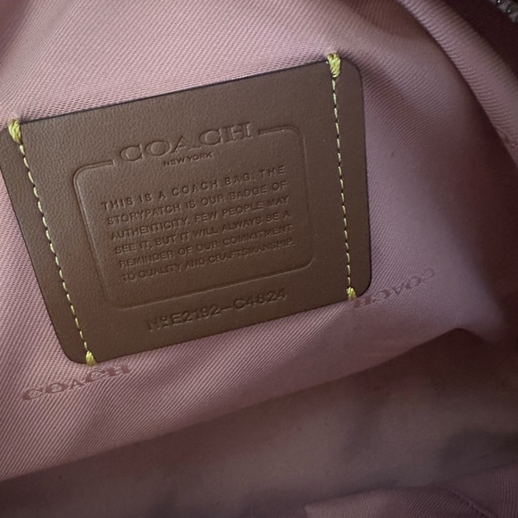 Coach Pink Leather Authenic - Picture 4 of 4